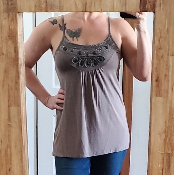 Cute cami with a built in bra - Picture 6 of 6